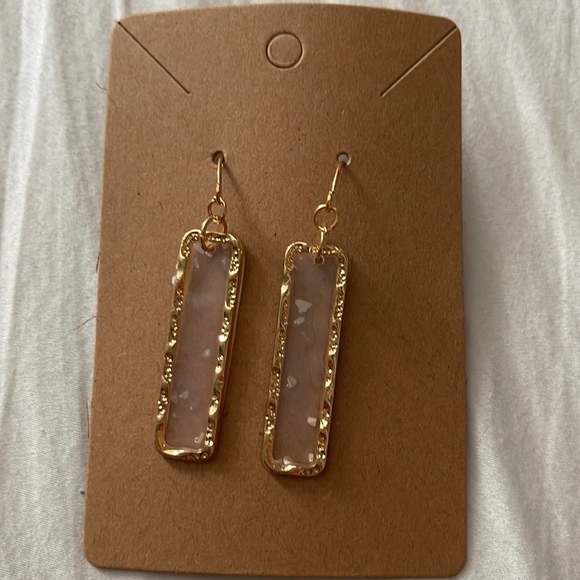 Long Earring - Picture 2 of 2